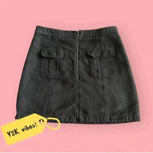 Black Hollister Suede Mini Skirt with Front Pockets and Zipper Size 7 Y2K